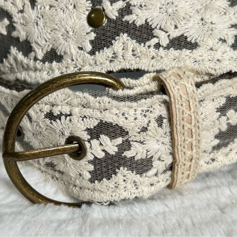 Lace Boho Belt Round Brass Buckle Flat Studs Olive Green Backing - Picture 6 of 8